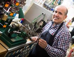 Quando Chamar um Chaveiro Residencial em Jaboatão dos Guararapes carlos chaveiro